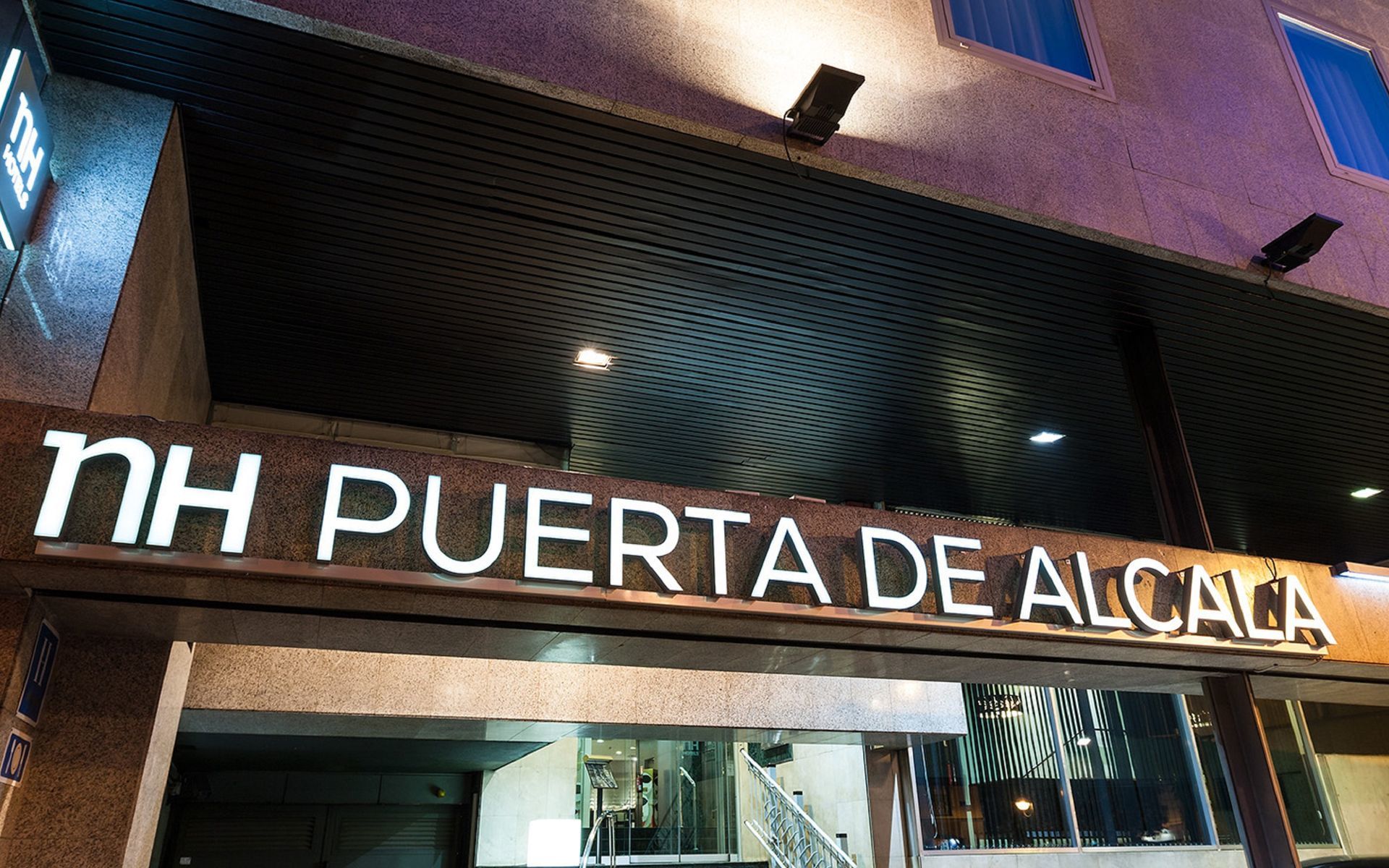 H10 Puerta De Alcala Hotel Мадрид Екстериор снимка